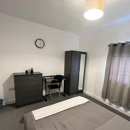 4 Bedroom Terrace House Wellingborough Zewnętrze zdjęcie