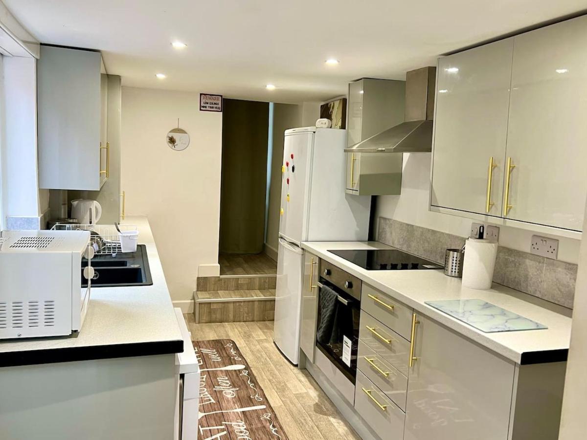 4 Bedroom Terrace House Wellingborough Zewnętrze zdjęcie