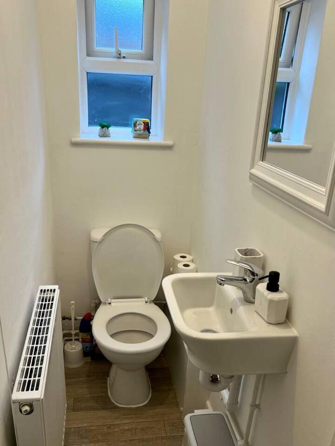 4 Bedroom Terrace House Wellingborough Zewnętrze zdjęcie
